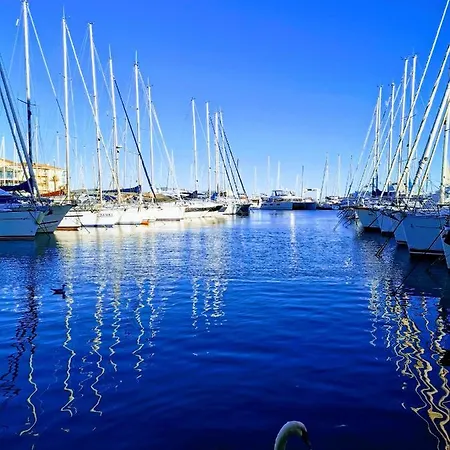 Jolis Voiliers De 6m Pour Experience Insolite Sur Port Et Port Santa Lucia St Raphael