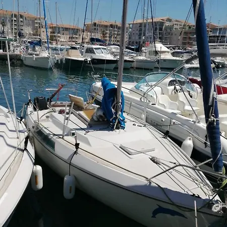 Jolis Voiliers De 6m Pour Experience Insolite Sur Port Et Port Santa Lucia St Raphael Frejus