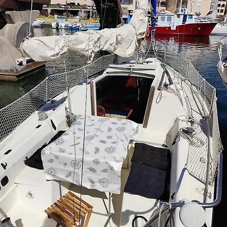 Jolis Voiliers De 6m Pour Experience Insolite Sur Port Et Port Santa Lucia St Raphael * Frejus