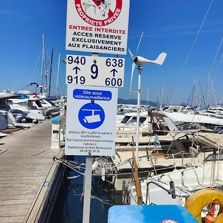 Jolis Voiliers De 6m Pour Expérience Insolite Sur Port Et Port Santa Lucia St Raphael Hotel en barco *