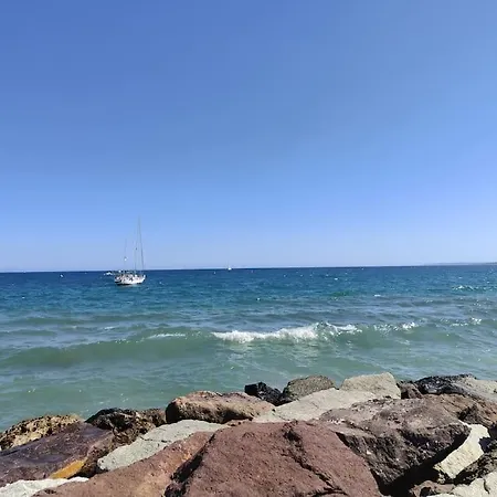 Jolis Voiliers De 6m Pour Expérience Insolite Sur Port Et Port Santa Lucia St Raphael *