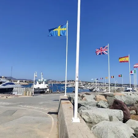Jolis Voiliers De 6m Pour Experience Insolite Sur Port Et Port Santa Lucia St Raphael *