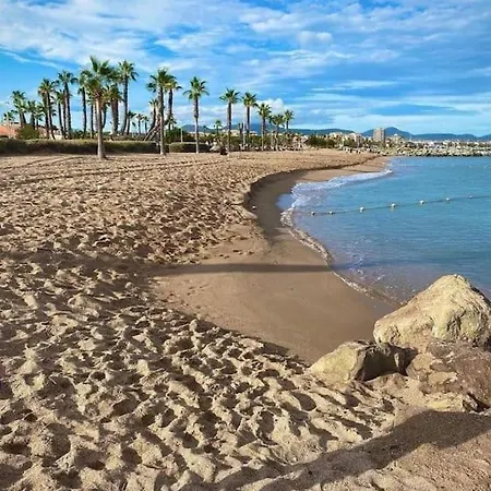 Jolis Voiliers De 6m Pour Expérience Insolite Sur Port Et Port Santa Lucia St Raphael Hotel en barco Fréjus